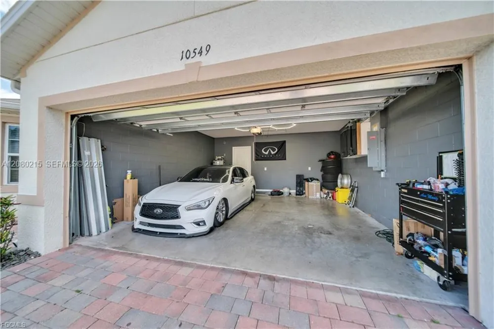 10549 Canal Brook LN Lehigh Acres, FL 33936