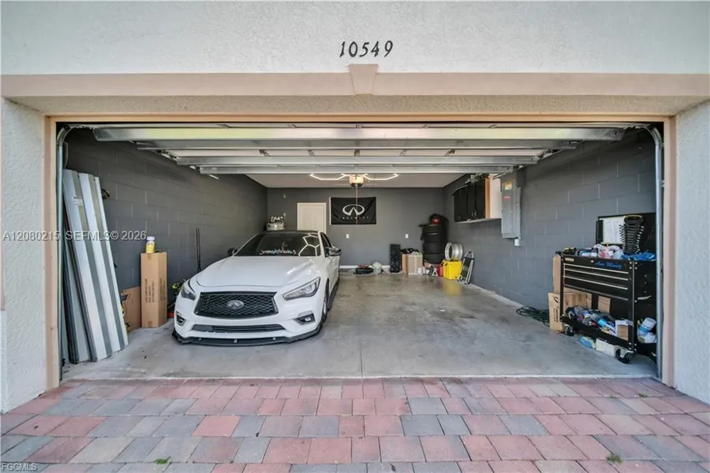 10549 Canal Brook LN Lehigh Acres, FL 33936