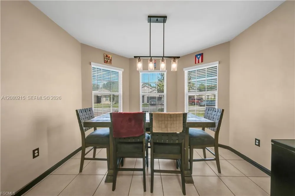 10549 Canal Brook LN Lehigh Acres, FL 33936