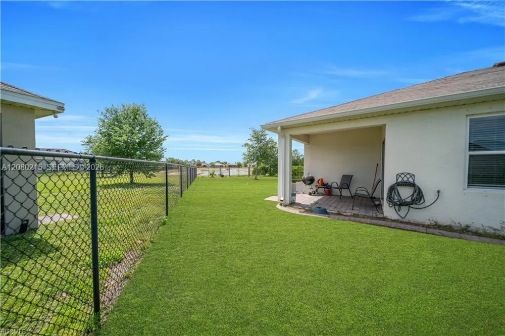 10549 Canal Brook LN Lehigh Acres, FL 33936