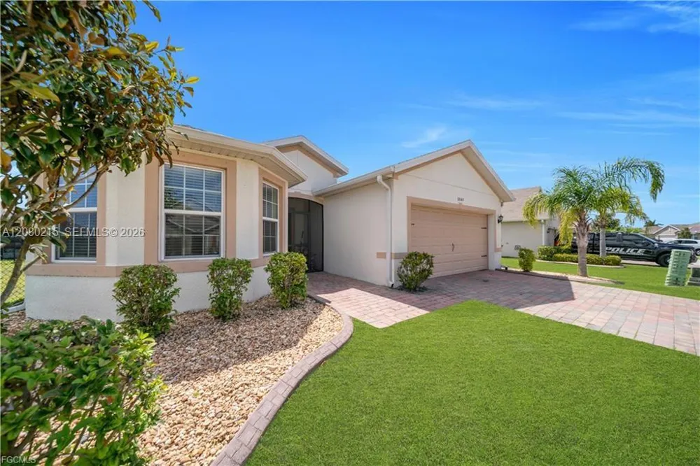 10549 Canal Brook LN Lehigh Acres, FL 33936