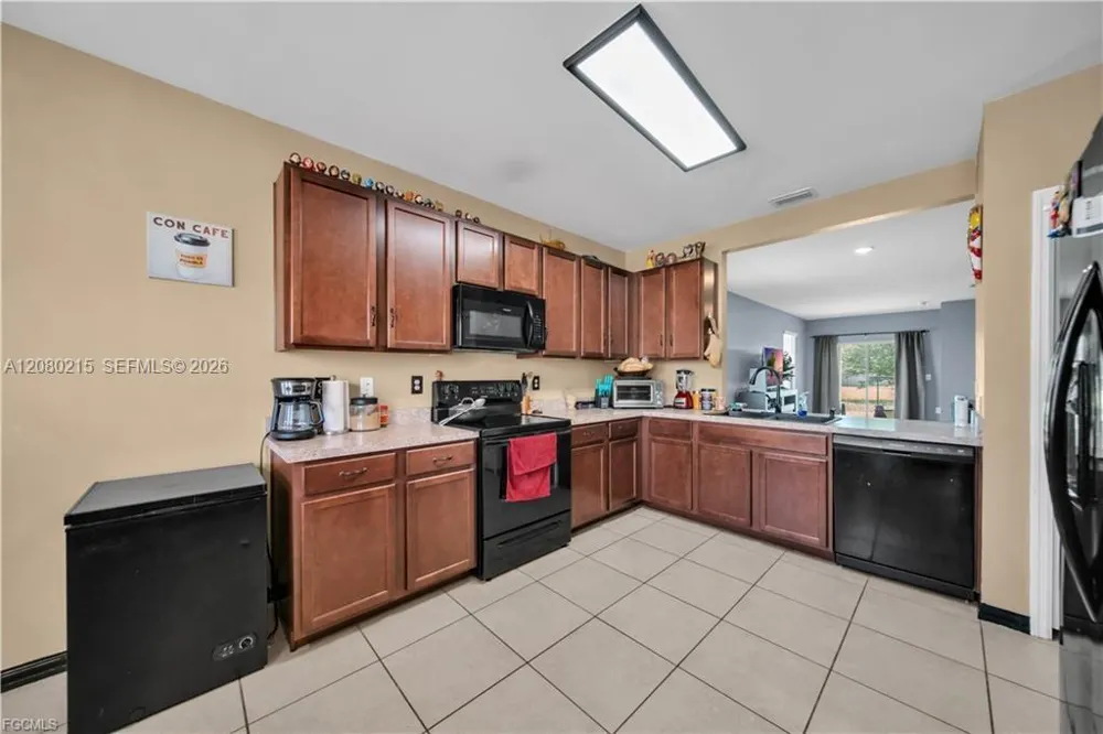 10549 Canal Brook LN Lehigh Acres, FL 33936
