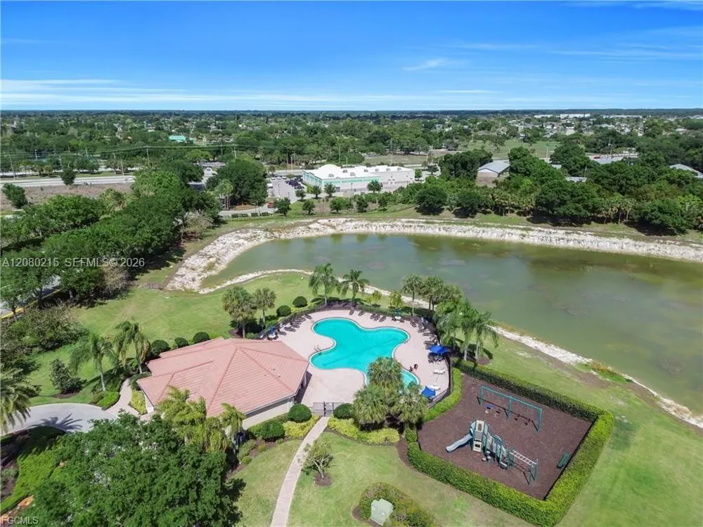 10549 Canal Brook LN Lehigh Acres, FL 33936