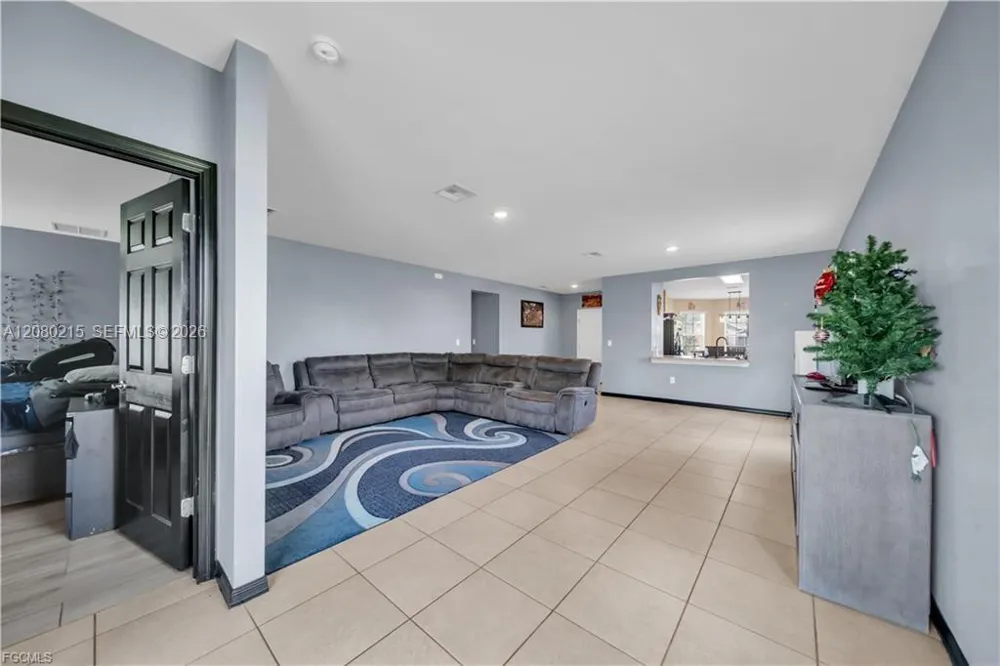 10549 Canal Brook LN Lehigh Acres, FL 33936