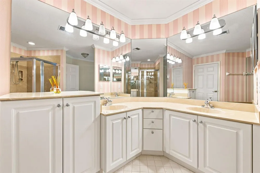 5219 EUROPA DRIVE #E Boynton Beach, FL 33437