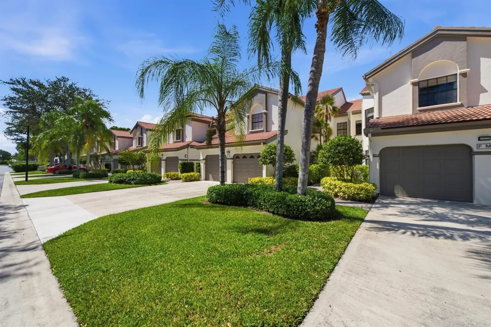 5219 EUROPA DRIVE #E Boynton Beach, FL 33437