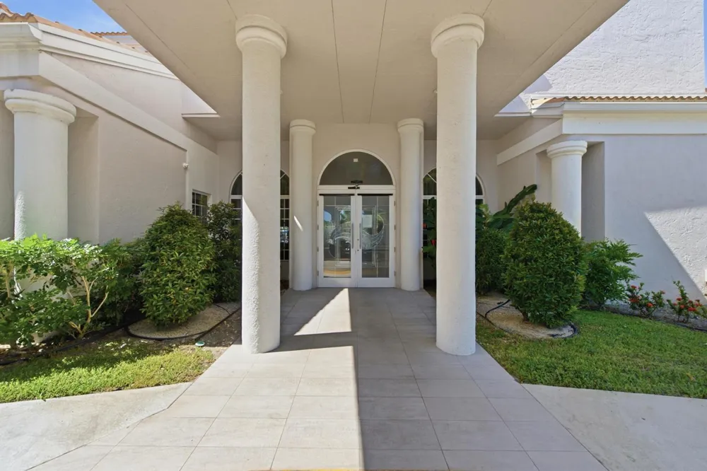 5219 EUROPA DRIVE #E Boynton Beach, FL 33437