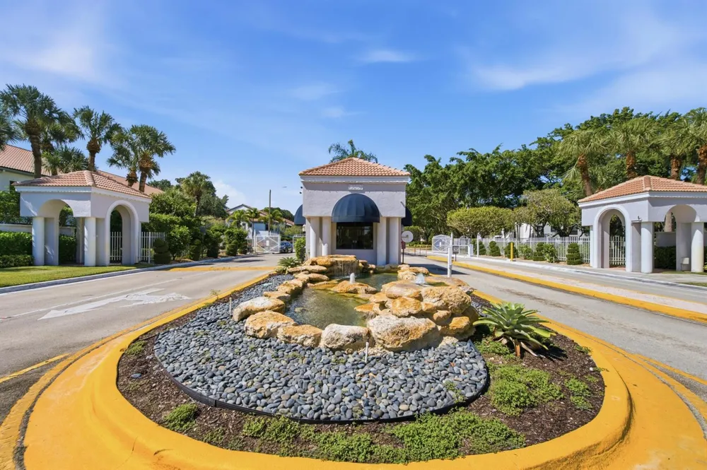 5219 EUROPA DRIVE #E Boynton Beach, FL 33437