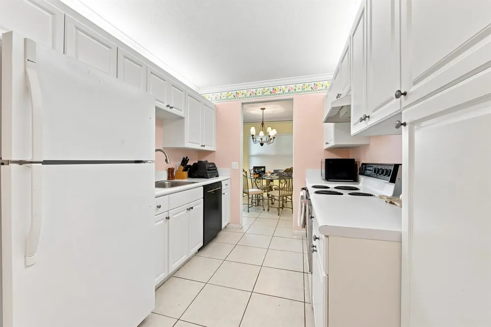5219 EUROPA DRIVE #E Boynton Beach, FL 33437