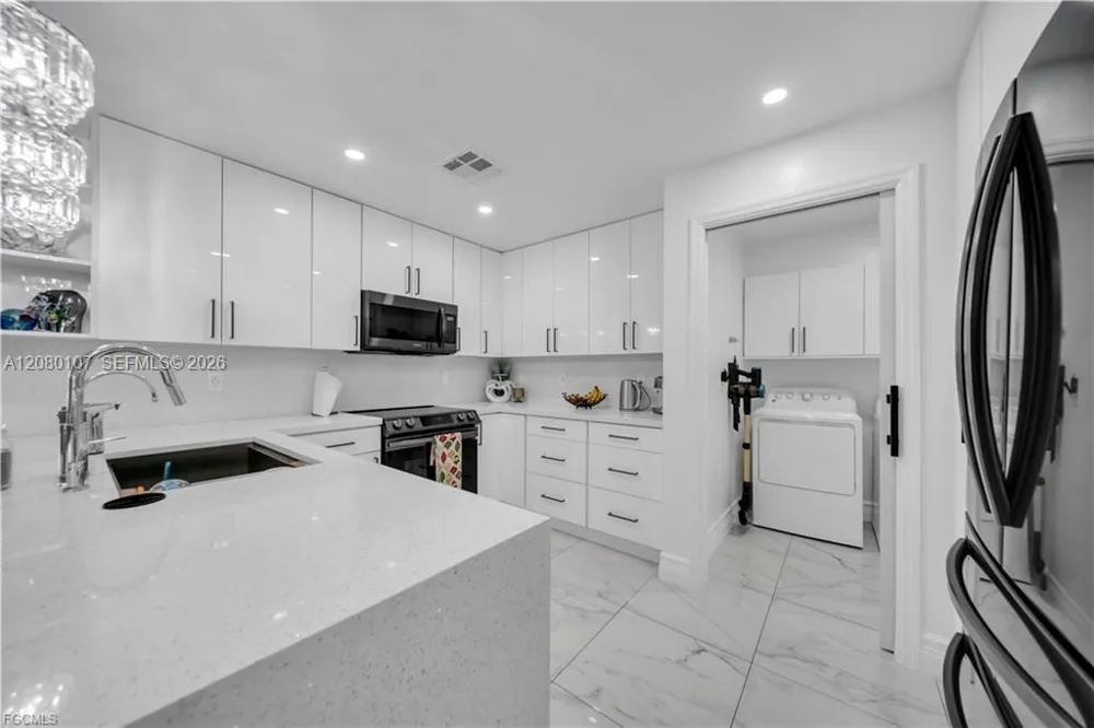 3902 3RD ST SW Lehigh Acres, FL 33976