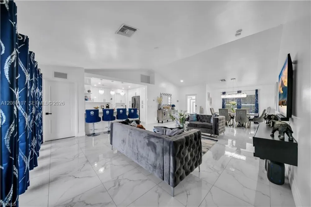 3902 3RD ST SW Lehigh Acres, FL 33976
