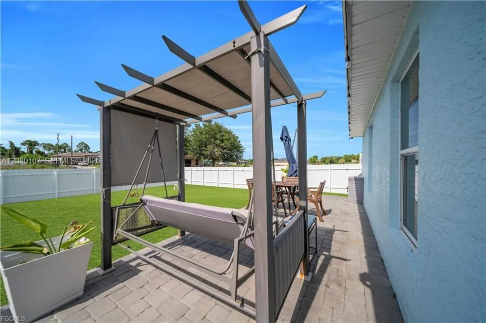3902 3RD ST SW Lehigh Acres, FL 33976