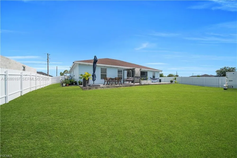 3902 3RD ST SW Lehigh Acres, FL 33976