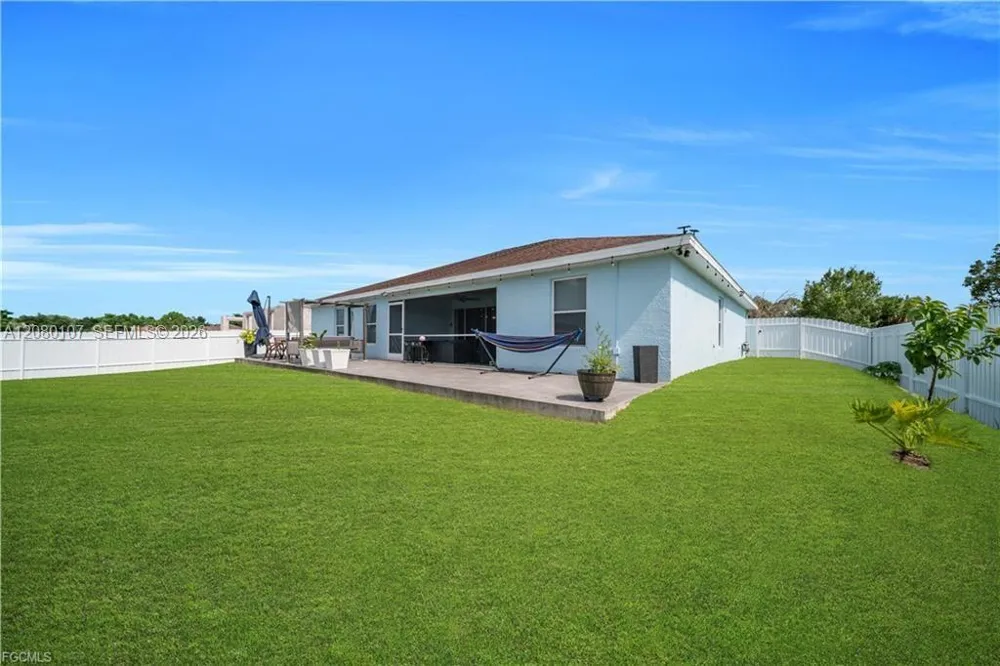 3902 3RD ST SW Lehigh Acres, FL 33976