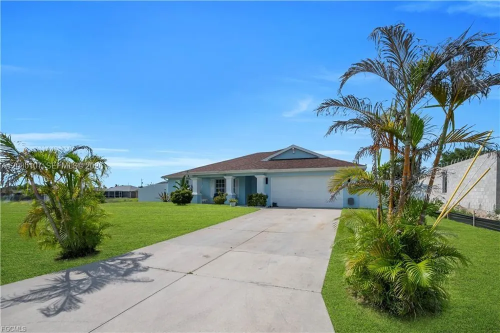3902 3RD ST SW Lehigh Acres, FL 33976