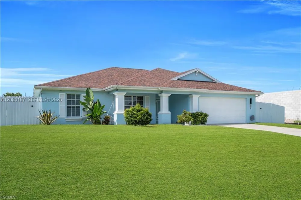3902 3RD ST SW Lehigh Acres, FL 33976