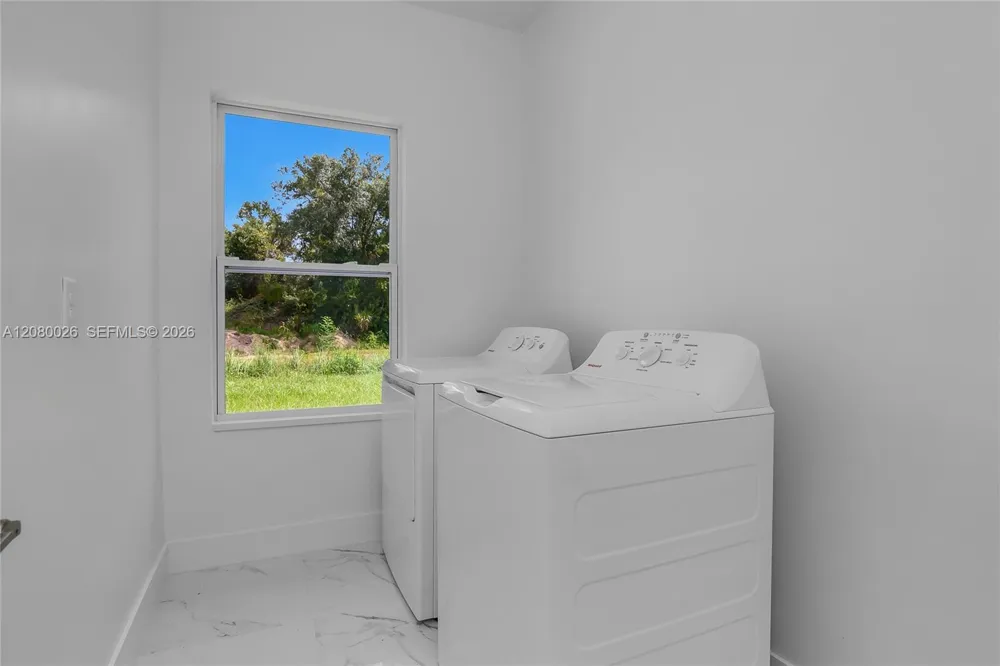 2454 Chipley Ave North Port, FL 34286