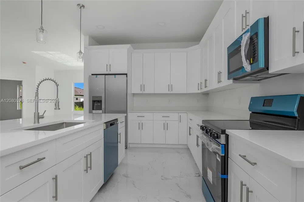 2454 Chipley Ave North Port, FL 34286
