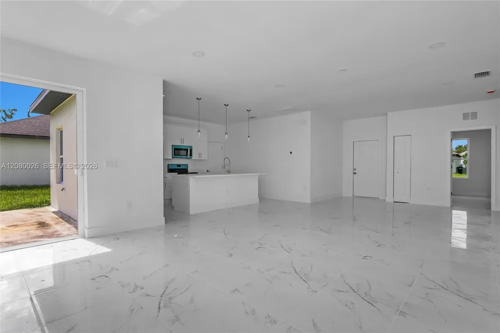 2454 Chipley Ave North Port, FL 34286