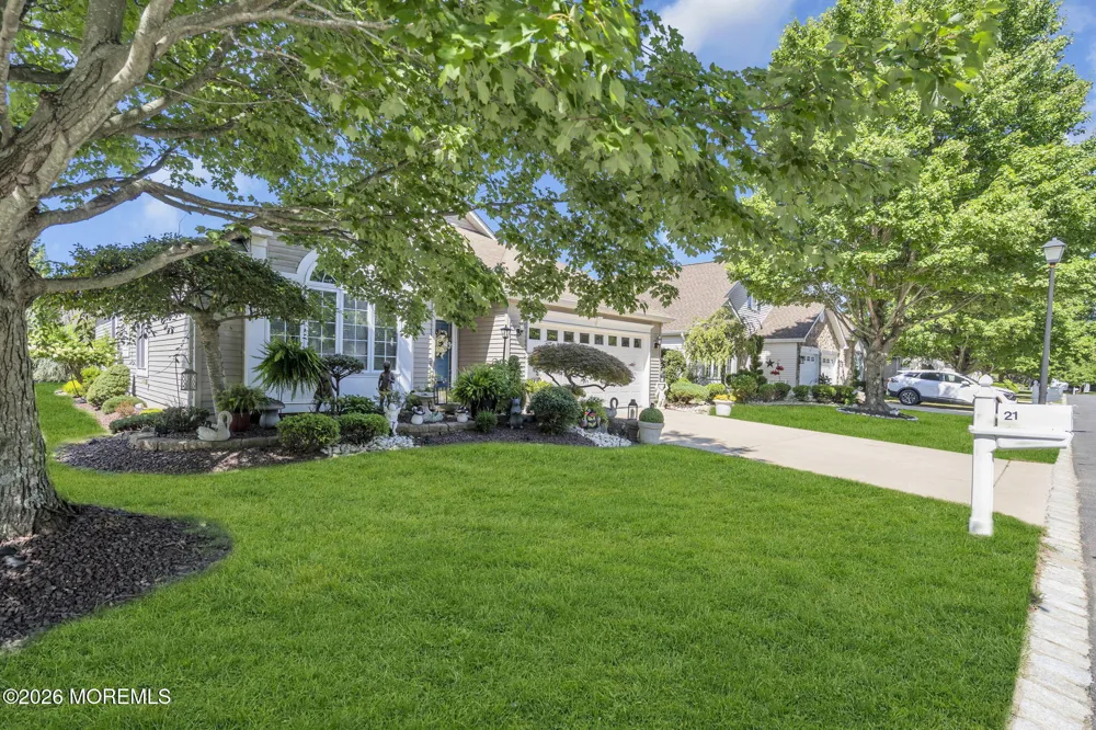 21 Turnberry Place Jackson, NJ 08527