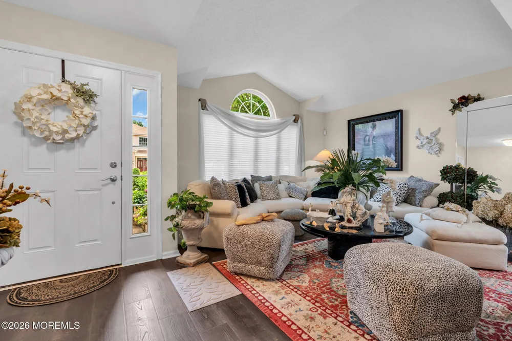21 Turnberry Place Jackson, NJ 08527