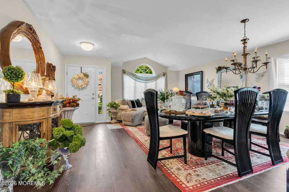 21 Turnberry Place Jackson, NJ 08527