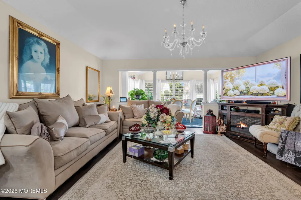 21 Turnberry Place Jackson, NJ 08527