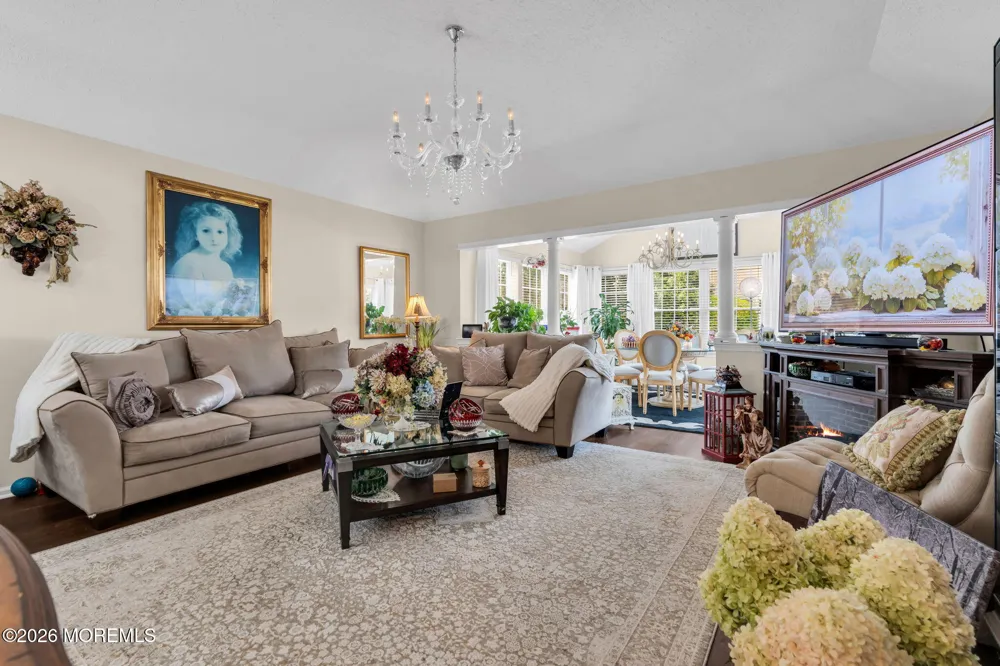 21 Turnberry Place Jackson, NJ 08527