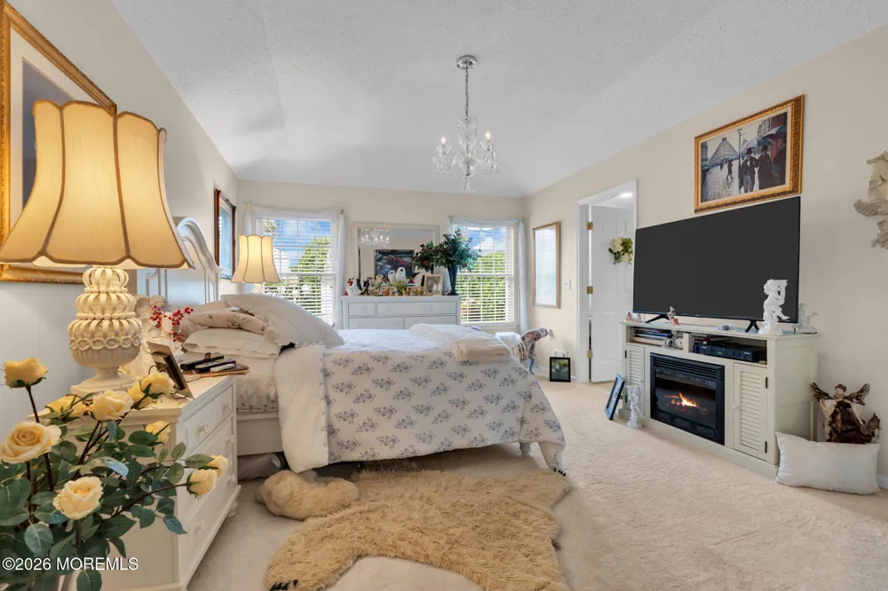 21 Turnberry Place Jackson, NJ 08527