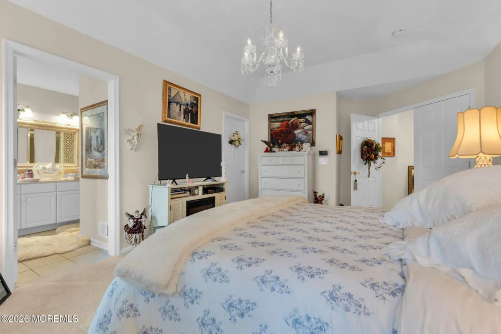 21 Turnberry Place Jackson, NJ 08527