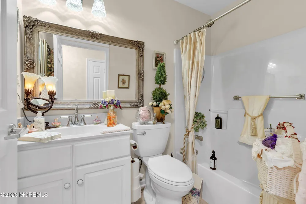 21 Turnberry Place Jackson, NJ 08527