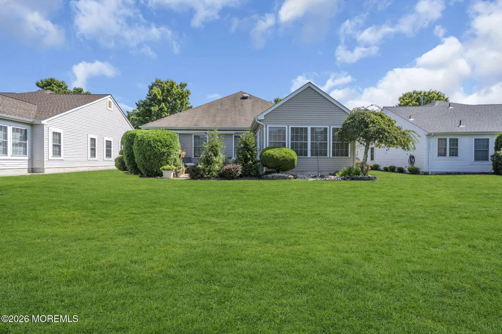 21 Turnberry Place Jackson, NJ 08527