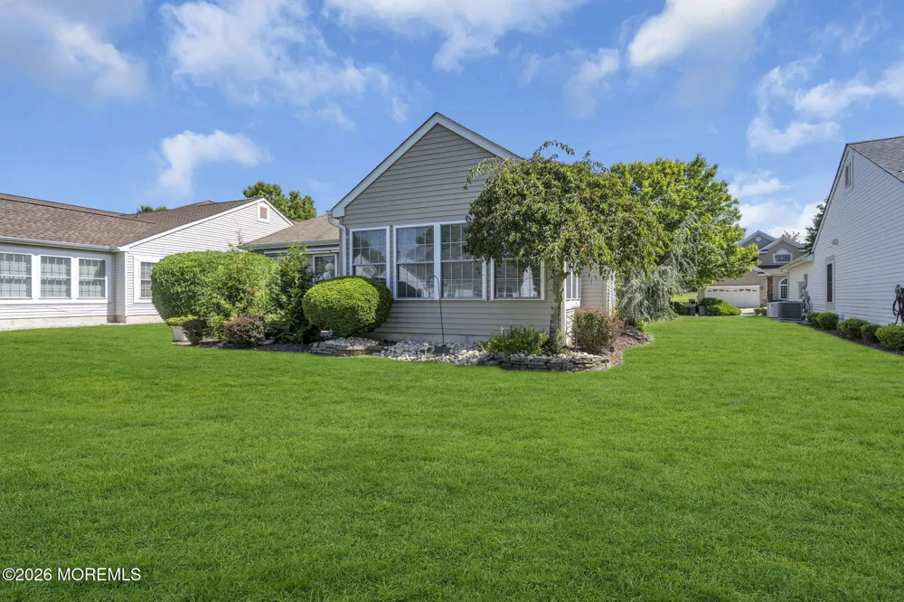 21 Turnberry Place Jackson, NJ 08527