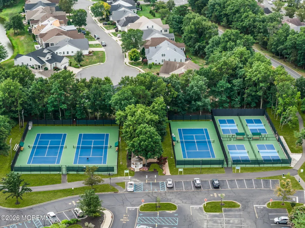 21 Turnberry Place Jackson, NJ 08527