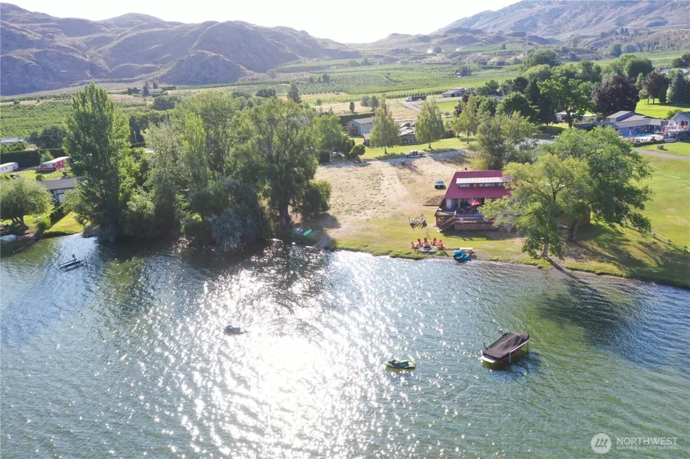 9 E Lake View Loop Trail Oroville, WA 98844