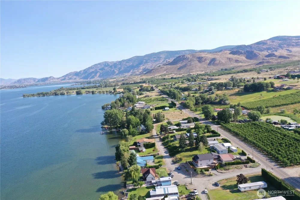 9 E Lake View Loop Trail Oroville, WA 98844