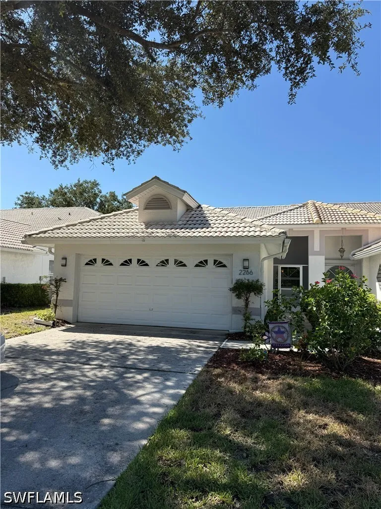 STACIL CIRCLE Naples, FL 34109