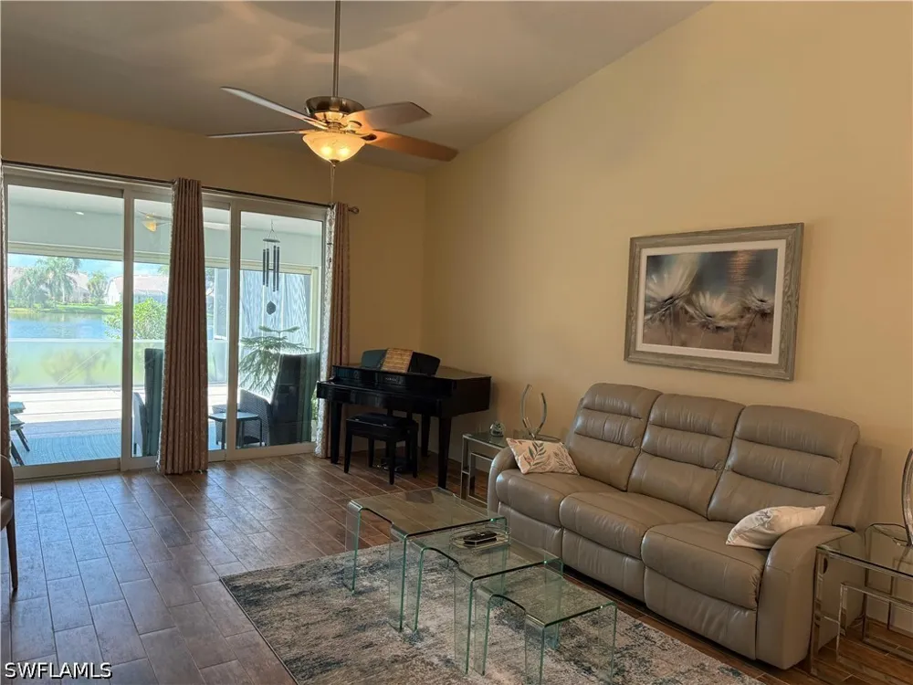 STACIL CIRCLE Naples, FL 34109
