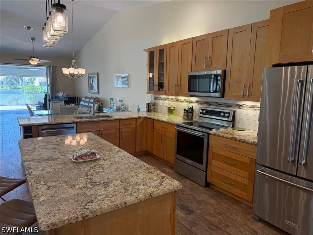 STACIL CIRCLE Naples, FL 34109