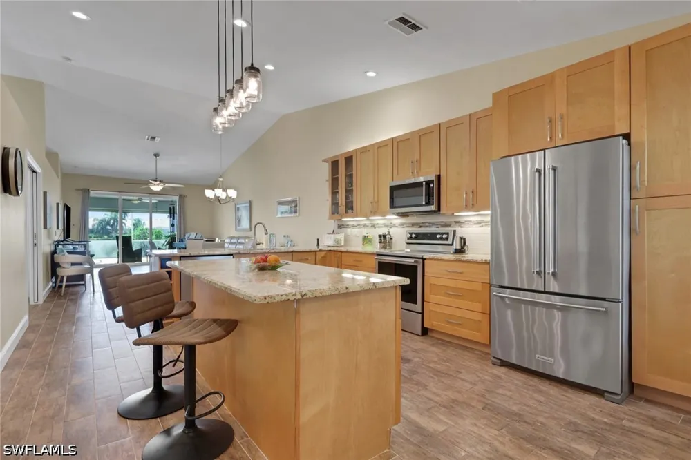 STACIL CIRCLE Naples, FL 34109