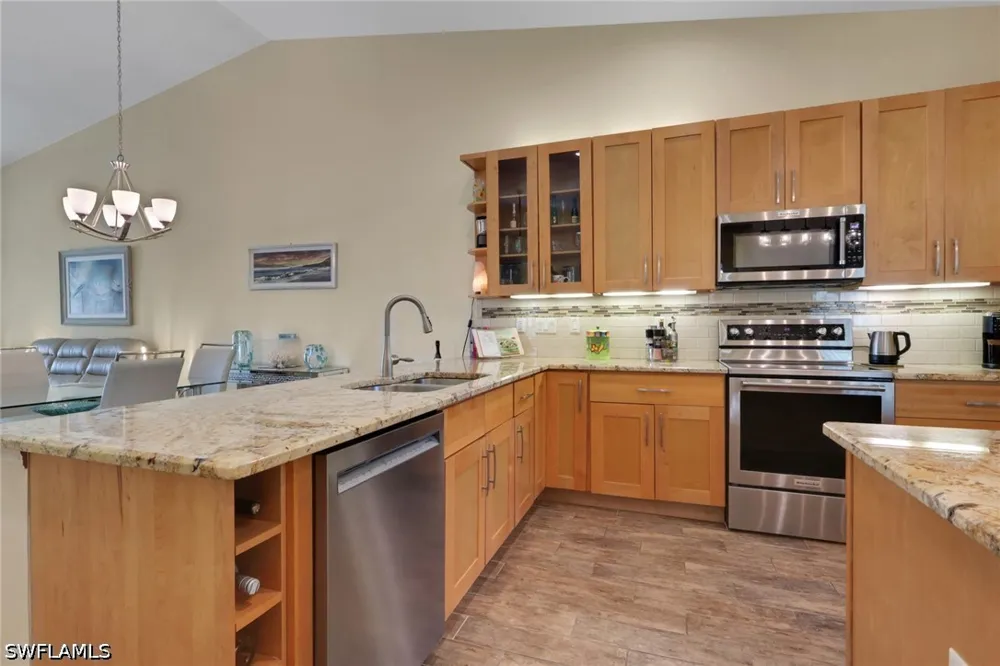 STACIL CIRCLE Naples, FL 34109