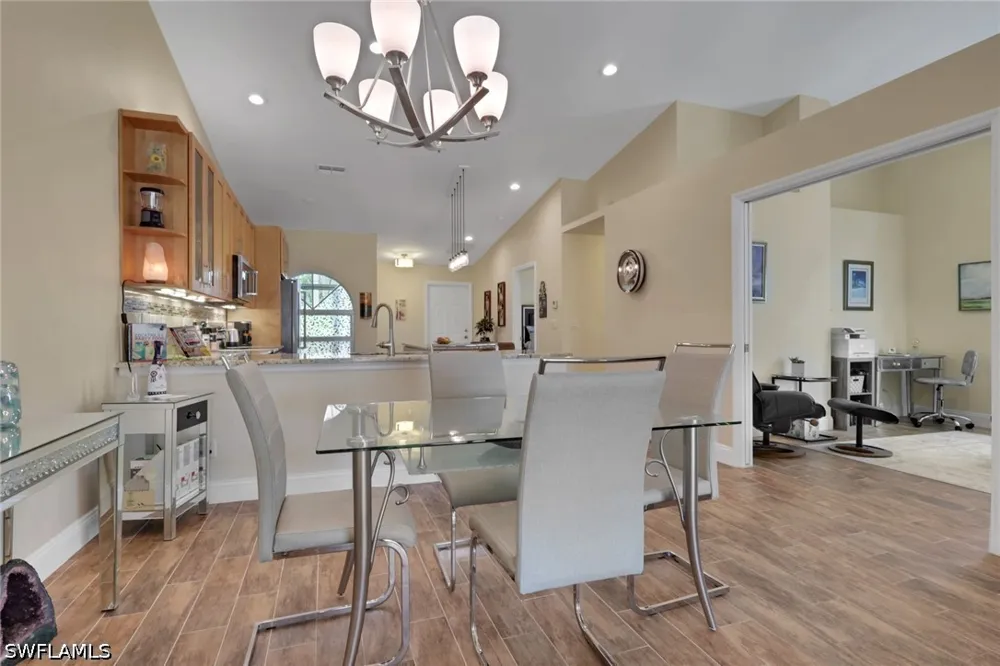 STACIL CIRCLE Naples, FL 34109