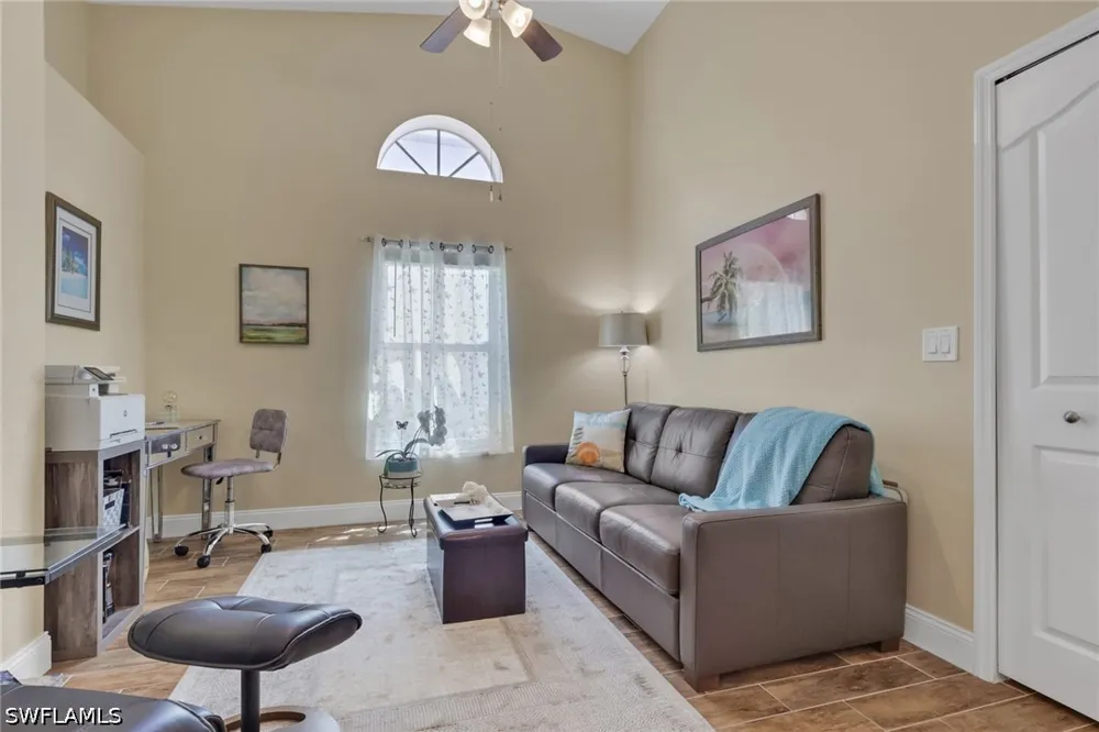 STACIL CIRCLE Naples, FL 34109