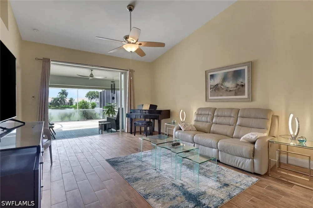 STACIL CIRCLE Naples, FL 34109