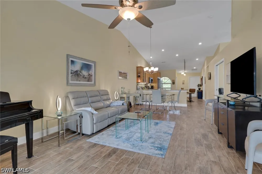 STACIL CIRCLE Naples, FL 34109