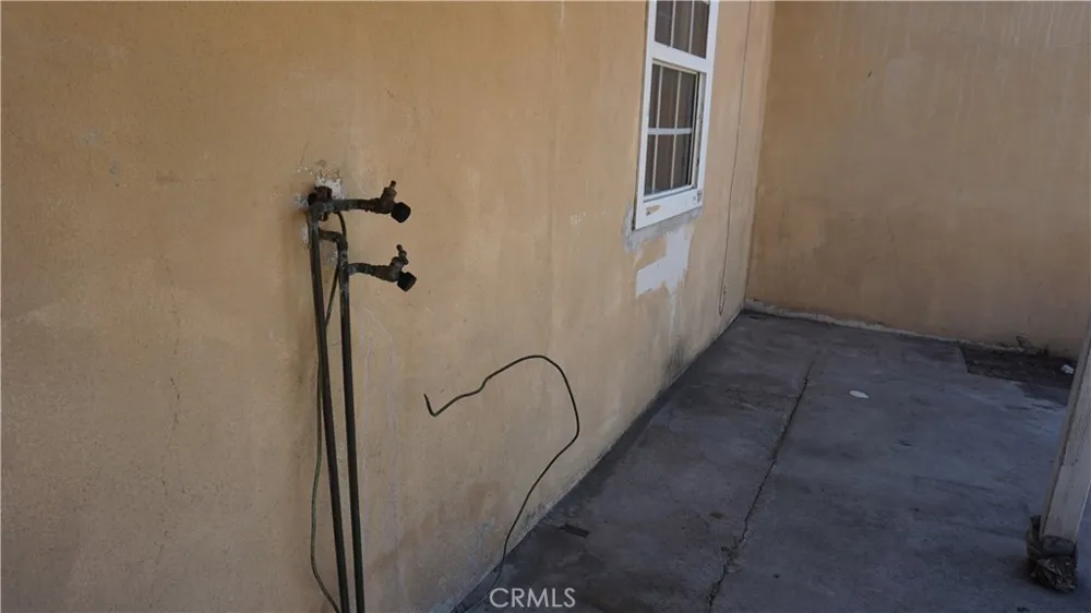 14916 Orchid Fontana, CA 92335
