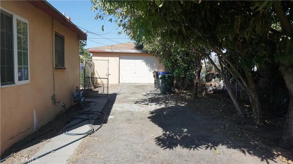 14916 Orchid Fontana, CA 92335