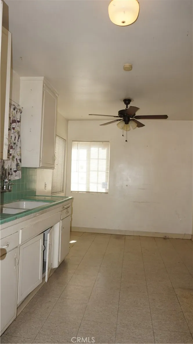 14916 Orchid Fontana, CA 92335
