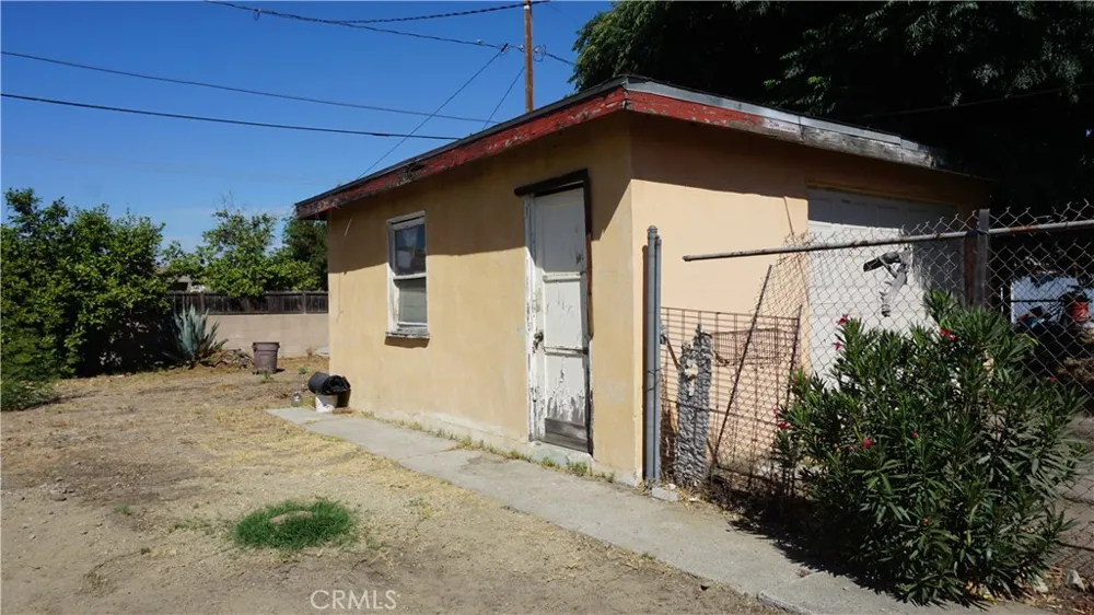 14916 Orchid Fontana, CA 92335