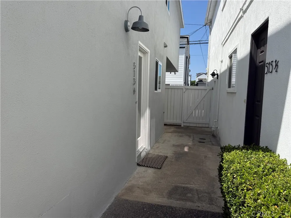 513 Larkspur Newport Beach, CA 92625